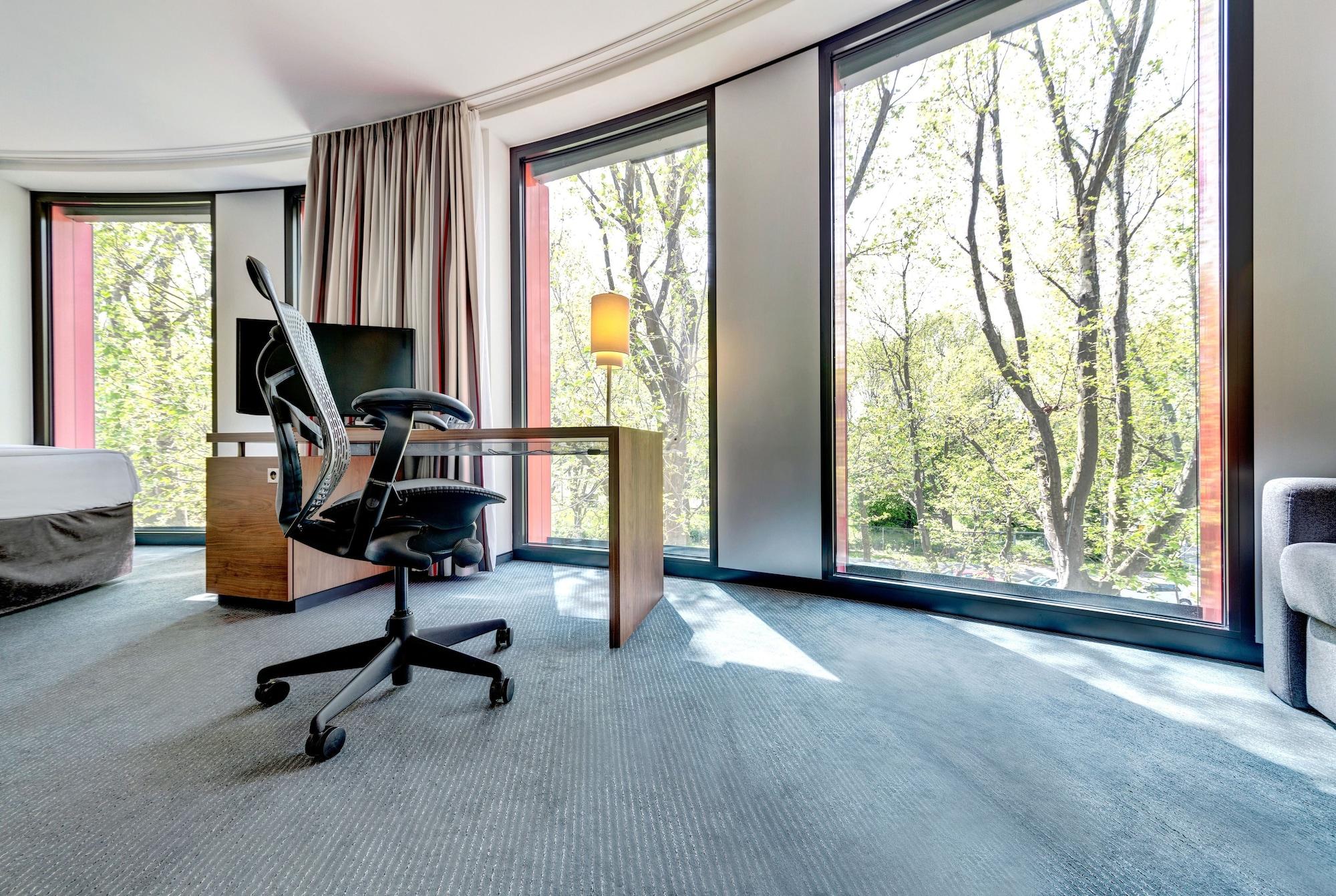 Hilton Garden Inn Stuttgart Neckarpark Exterior foto