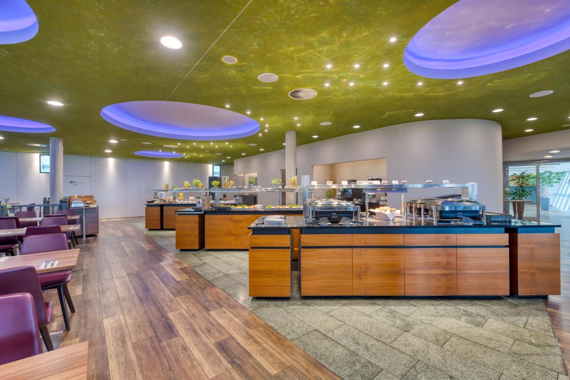 Hilton Garden Inn Stuttgart Neckarpark Exterior foto